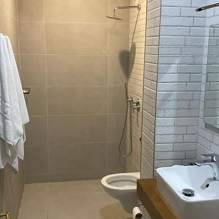 Aleksander 2 * Korça