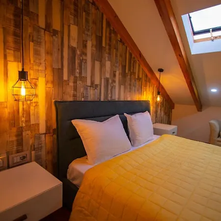 Aleksander 2 Hotel Korce