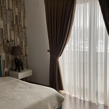 Aleksander 2 Hotel *