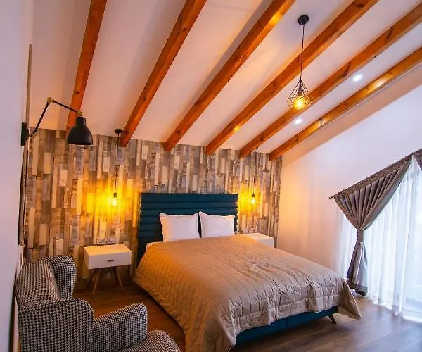 Aleksander 2 Hotel *